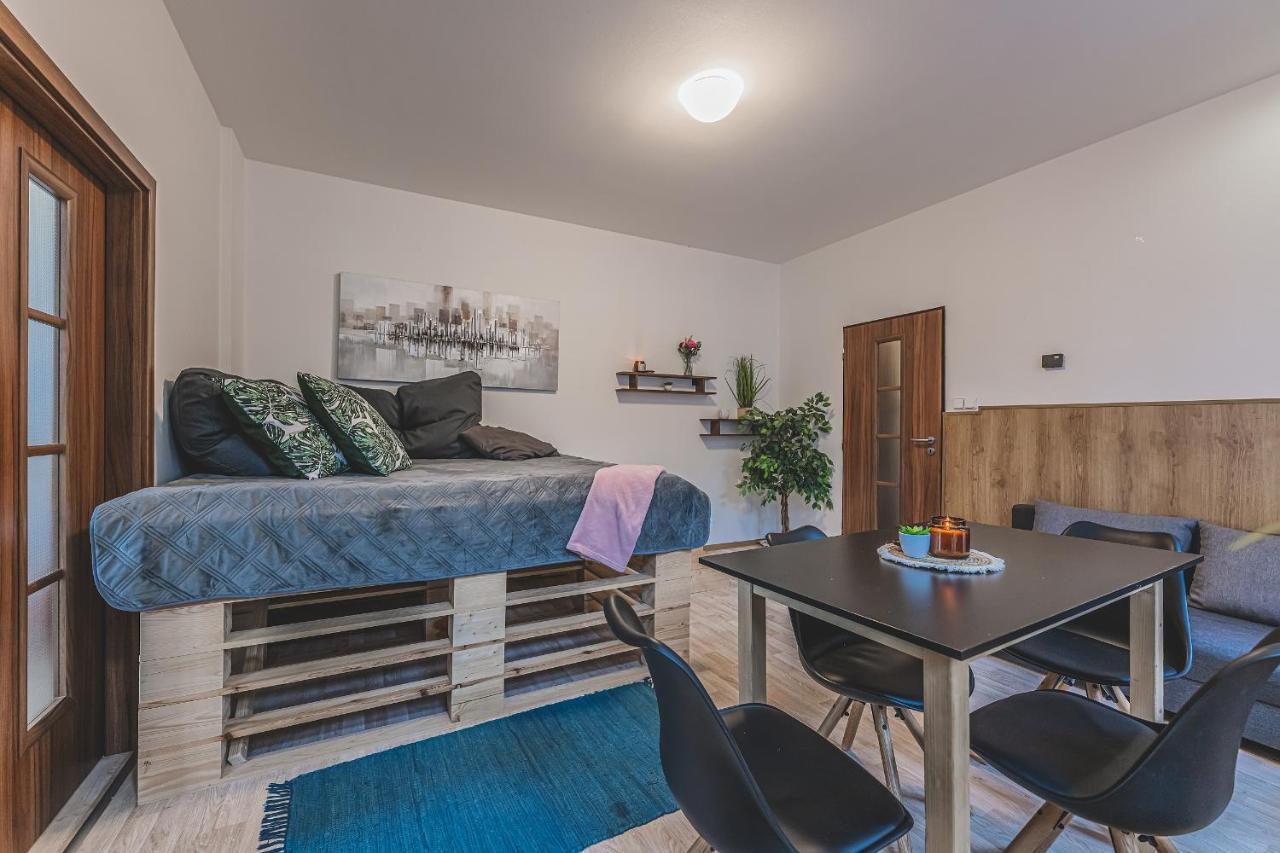 Carolina'S Central Apartment Hradec Králové Eksteriør bilde
